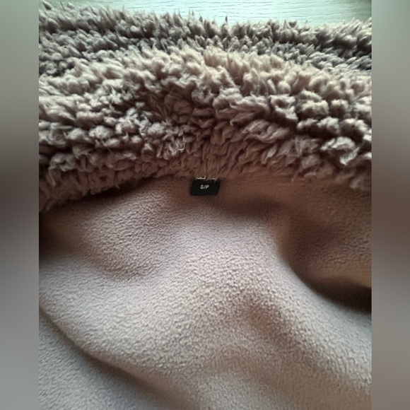 Uniqlo: PILE-LINED FLEECE TAILORED COAT - Picture 5 of 11